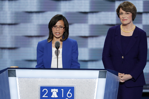 Wanita Indonesia Direkrut Hillary Clinton Dukung Kampanye Pilpres AS